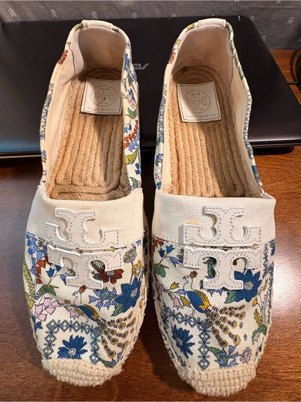 Tory Burch Cream Floral Canvas Espadrilles with Multicolor Embroidery size 7.5